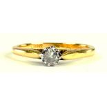 A DIAMOND SOLITAIRE RING GOLD, MARKED 18CT & P, SIZE J, 1.7G GROSS