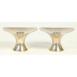 A PAIR OF ELIZABETH II SILVER MODERNIST CANDLESTICKS, 6.5CM H, MAKER JG, LONDON 1967, 9OZS 10DWTS