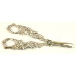 A PAIR OF VICTORIAN SILVER GRAPE SHEARS, CAST WITH FOX AND GRAPES, LONDON 1885, 5OZS