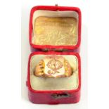 A 9CT GOLD SIGNET RING, BIRMINGHAM 1910, 7.3G