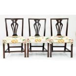 A SET OF THREE VICTORIAN MAHOGANY DINING CHAIRS WITH PIERCED SPLAT