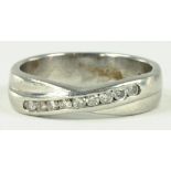 A DIAMOND RING IN PLATINUM, 8.1G GROSS