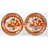 A PAIR OF JAPANESE KUTANI PORCELAIN SAUCER DISHES, 21CM DIAM, MEIJI PERIOD