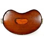 AN EDWARDIAN INLAID MAHOGANY KIDNEY SHAPED GALLERY TRAY WITH BRASS HANDLES, 63CM W