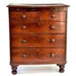 A VICTORIAN MAHOGANY BOW FRONTED CHEST OF DRAWERS, 96CM W