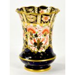 A ROYAL CROWN DERBY WITCHES PATTERN VASE, 11CM H, PRINTED MARK, EARLY 20TH CENTURY