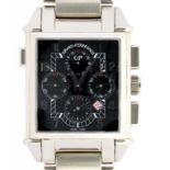 A GIRARD PERREGAUX 18CT WHITE GOLD SELF WINDING CHRONOGRAPH, THE BLACK RECTANGULAR DIAL WITH DATE