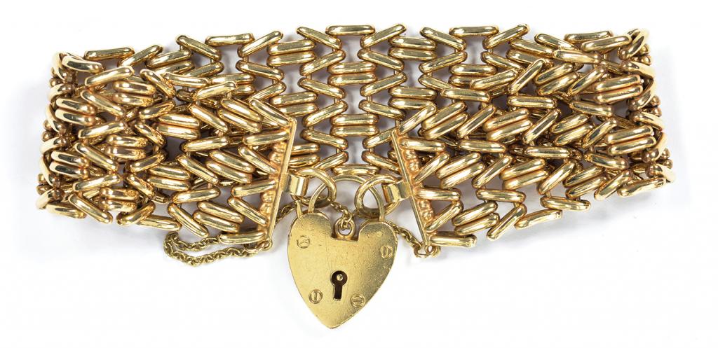 A 9CT GOLD BRACELET AND PADLOCK, 32.6G