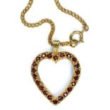 A GARNET HEART, IN GOLD AND A 9CT GOLD FLAT CURB NECKLET, 14.6G GROSS