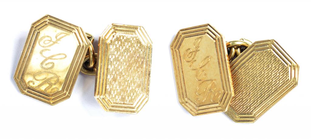 A PAIR OF 9CT GOLD CUFFLINKS, ENGINE TURNED, 7.7G