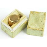 A 9CT GOLD SIGNET RING, 3.8G