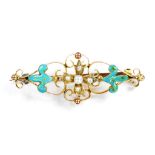 A SPLIT PEARL AND GOLD AND TURQUOISE ENAMEL OPENWORK BAR BROOCH, MARKED 9CT, CIRCA 1905, 2.9G GROSS