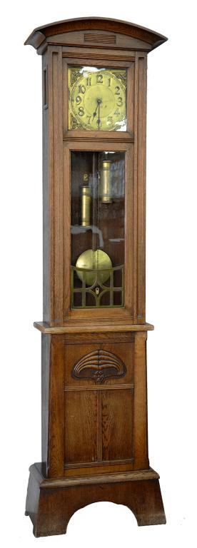 A GERMAN OAK SECESSIONIST STYLE LONGCASE CLOCK WITH BRASS DIAL, C1905, 192CM H