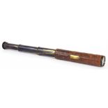 A VICTORIAN BRASS 1.5" REFRACTING TELESCOPE, THE LEATHER COVERED BARREL WITH ENGRAVED BRASS