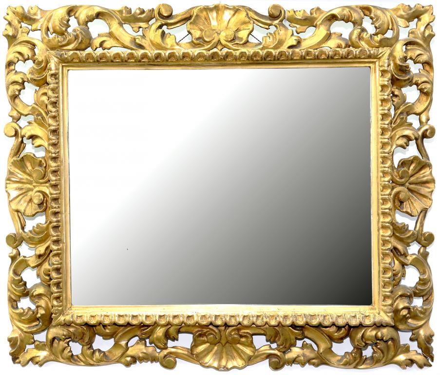 A FLORENTINE GILTWOOD MIRROR WITH BEVELLED PLATE, 60CM X 70CM OVERALL