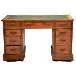A VICTORIAN MAHOGANY DESK WITH LEATHER INLET TOP 123CM W