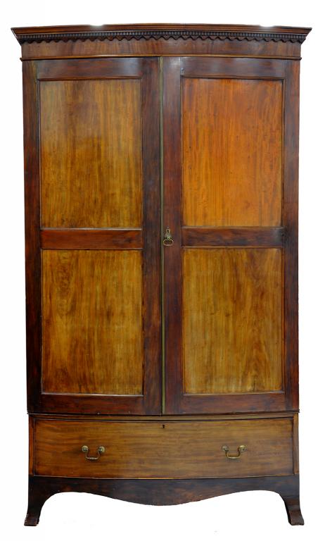 AN EARLY 20TH C MAHOGANY BOW FRONTED WARDROBE, 210CM H