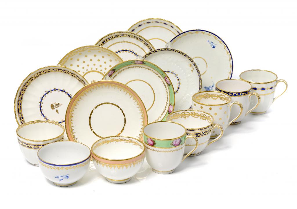FIVE DERBY COFFEE CUPS AND SAUCERS AND THREE TEA BOWLS AND SAUCERS INCLUDING ONE WITH DRY BLUE AND