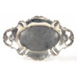 A GEORGE V SILVER TWO HANDLED FRUIT DISH, 32CM W, SHEFFIELD 1922, 14OZS