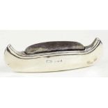 AN EDWARD VII SILVER CANOE NOVELTY PIN CUSHION, 10CM W, BIRMINGHAM 1906