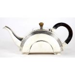 AN UNUSUAL ART DECO SILVER TEAPOT, POSSIBLY NORTH AMERICAN, 12CM H, MARKED STERLING SILVER, 20CM H