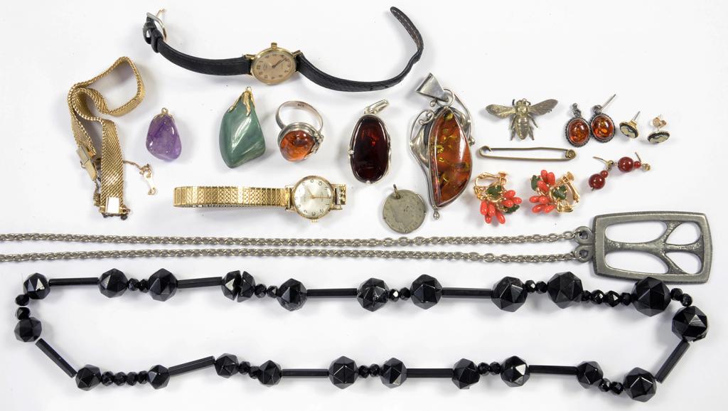 MISCELLANEOUS VINTAGE COSTUME JEWELLERY, INCLUDING SILVER AND AMBER ARTICLES, ETC