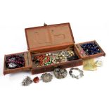 MISCELLANEOUS VINTAGE COSTUME JEWELLERY IN A (WORN) LEATHER JEWEL BOX