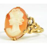 A CAMEO RING IN GOLD, MARKED 9CT, 3.2G GROSS