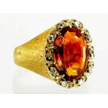 A CITRINE AND DIAMOND CLUSTER RING, IN GOLD, MARKED 18K ITALY, 6.3G