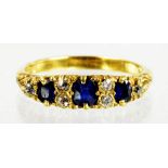 A SAPPHIRE AND DIAMOND RING IN GOLD, UNMARKED, 3.7G