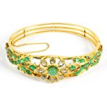 AN EMERALD AND DIAMOND BRACELET IN GOLD MARKED 18CT, 28.3G
