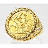 GOLD COIN. SOVEREIGN 1974 IN A 9CT GOLD RING, 14.8G