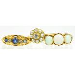 A SAPPHIRE AND DIAMOND FIVE STONE RING IN 18CT GOLD BIRMINGHAM 1912 A DIAMOND AND SPLIT PEARL