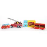 THREE CORGI TOYS, COMPRISING CHIPPERFIELDS CIRCUS TRUCK, SMITHS KARRIER VAN AND CHIPPERFIELDS CIRCUS