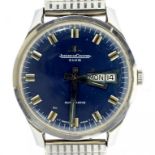 A JAEGER LECOULTRE STAINLESS STEEL SELF WINDING CLUB WRISTWATCH WITH BLUE DIAL, DAY AND DATE
