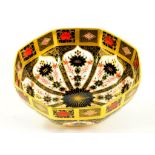 A ROYAL CROWN DERBY OCTAGONAL BOWL IN THE IMARI PATTERN 21.5CM W