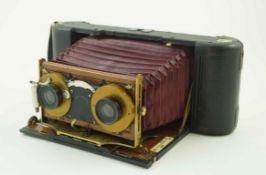 A J Lizars "Challenge" camera in a leather case