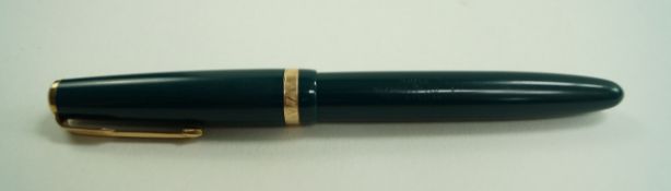 A Parker Duofold Maxima green fountain pen with 14 carat gold Duofold 50 arrow nib