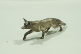 A silver model of a fox, by A.E.Jones, Birmingham 1966, 16 cm long, 6 cm high, 215 g (6.