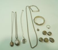 A quantity of silver and silver coloured jewellery,
