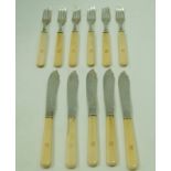 A silver set of five fish knives and six forks by Mappin and Webb, Sheffield 1926,