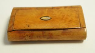A 19th century burr maple snuff box, with a hinged lid, 7.