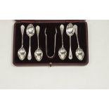 A set of six late Victorian silver spoons with sugar tongs, Birmingham 1899, 79 g (2.