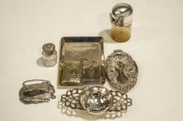 A silver pin tray, by Goldsmiths and Silversmiths Co Ltd, London 1910,