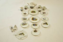 A Grimwades Beatrix Potter 'Peter Rabbit' part childs Teaset, comprising cups, saucers, teapot,