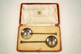 A pair of silver seal top spoons, Carrington & Co Ltd, London 1926, 86 grams, 15.