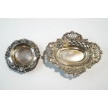 A small silver bowl or bon bon dish, by Gibson and Langman, London 1899, with embossed border, 9.