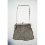 A silver chain mail mesh purse, with London import marks for 1916, 222 g (7.