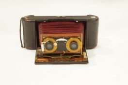 An early 20th Century J Lizars 'Challenge' camera,