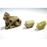 A Chinese soapstone figure of a creature, 8cm high,